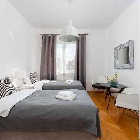 Grzegorzki Spacious By Bookinghost *