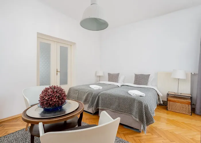Apartment Grzegorzki Spacious By Bookinghost