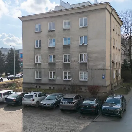 Grzegórzki Spacious By Bookinghost